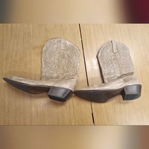 Mens boots size 10.5